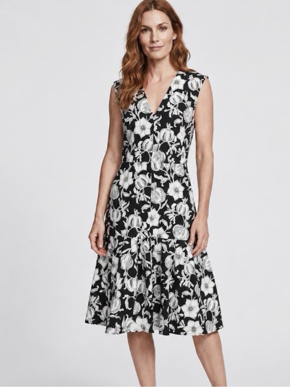 Carolina Herrera Floral V-Neck Midi Dress, keyhole back w/bow, blk/white, 8, EUC
